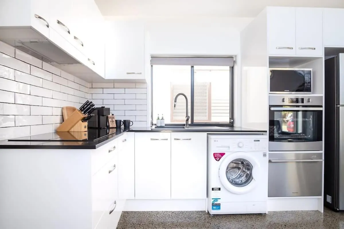 Holiday home Pet Friendly Family Home With Pool - Walk To Warana Beach Buddina Australia