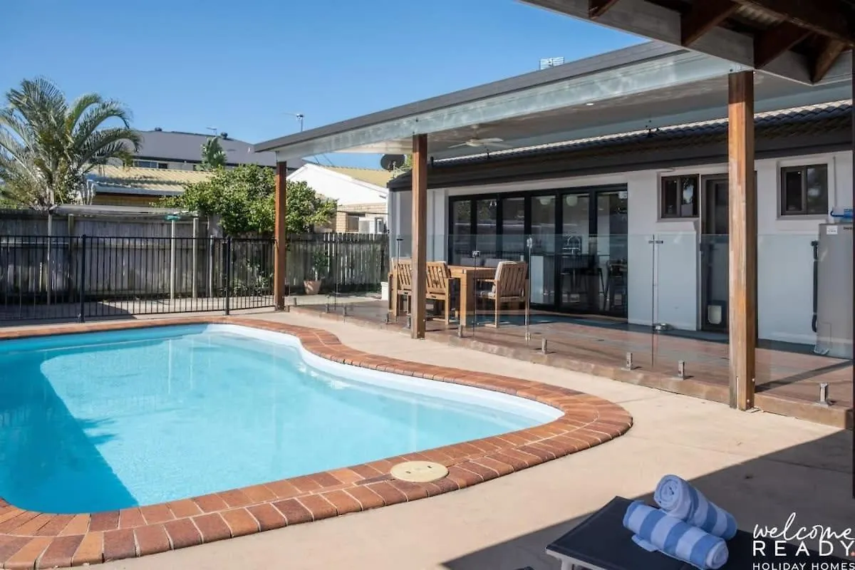 Pet Friendly Family Home With Pool - Walk To Warana Beach location