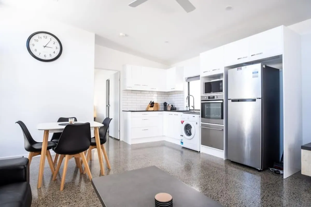 Pet Friendly Family Home With Pool - Walk To Warana Beach Buddina Australia