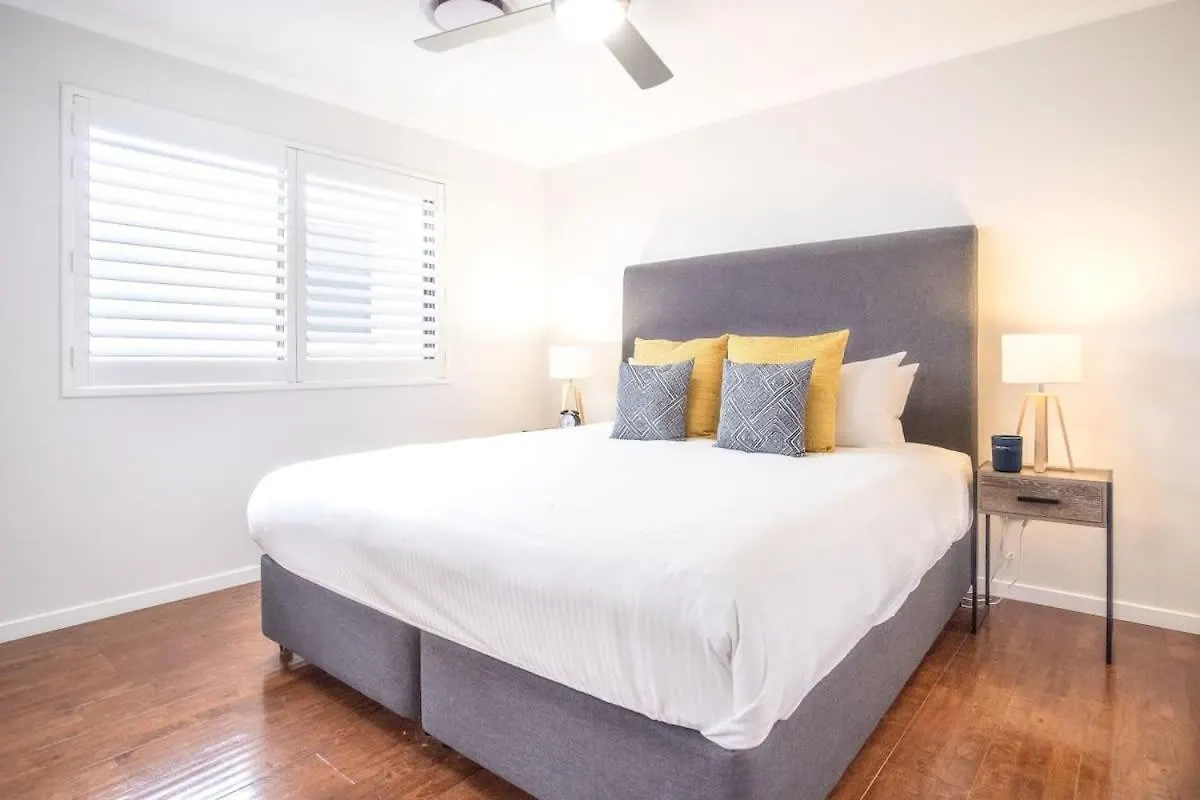 Pet Friendly Family Home With Pool - Walk To Warana Beach Buddina